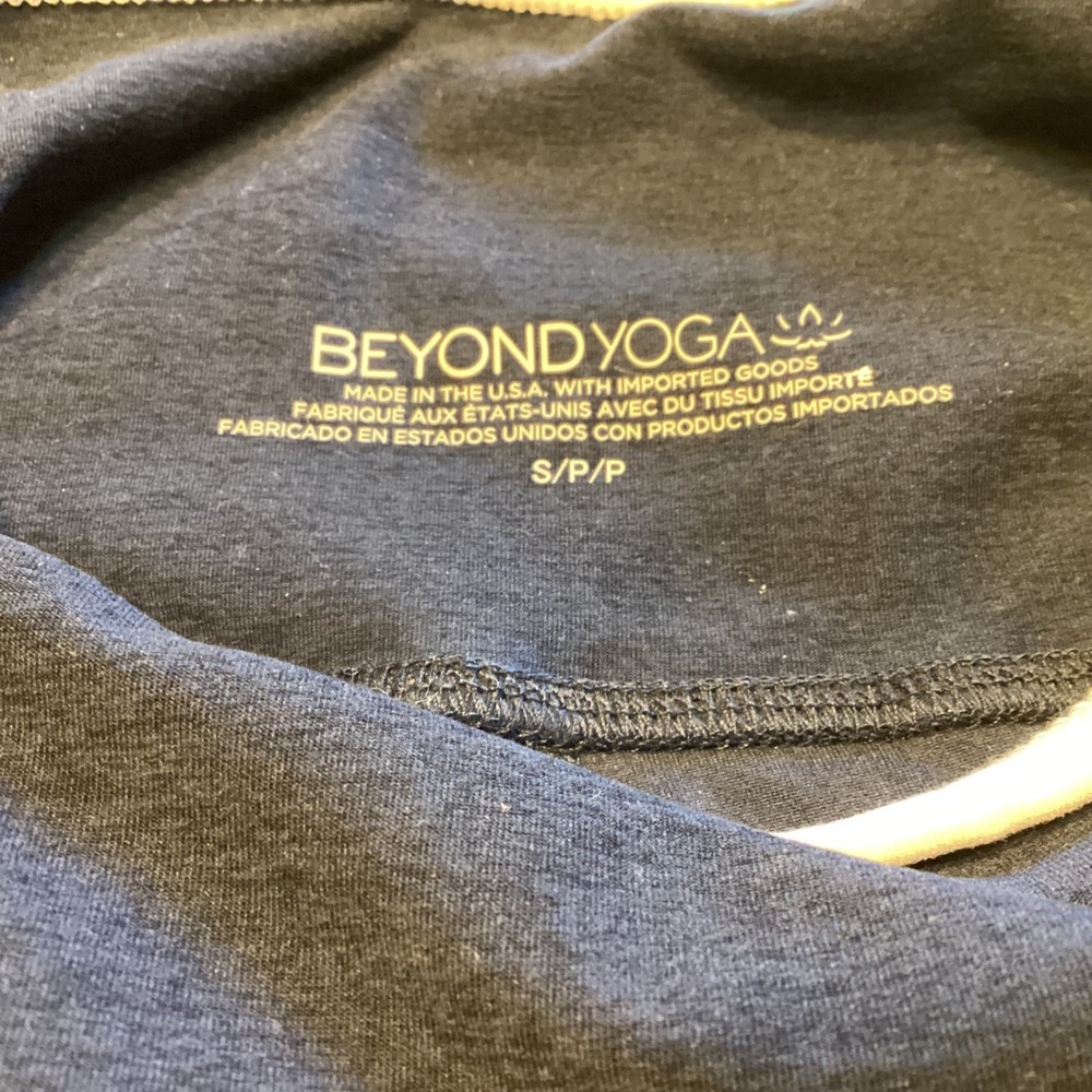 Beyond Yoga Navy White Set Crop Tank Medium & Leggings Small Gym Athleisure EUC - Picture 16 of 16